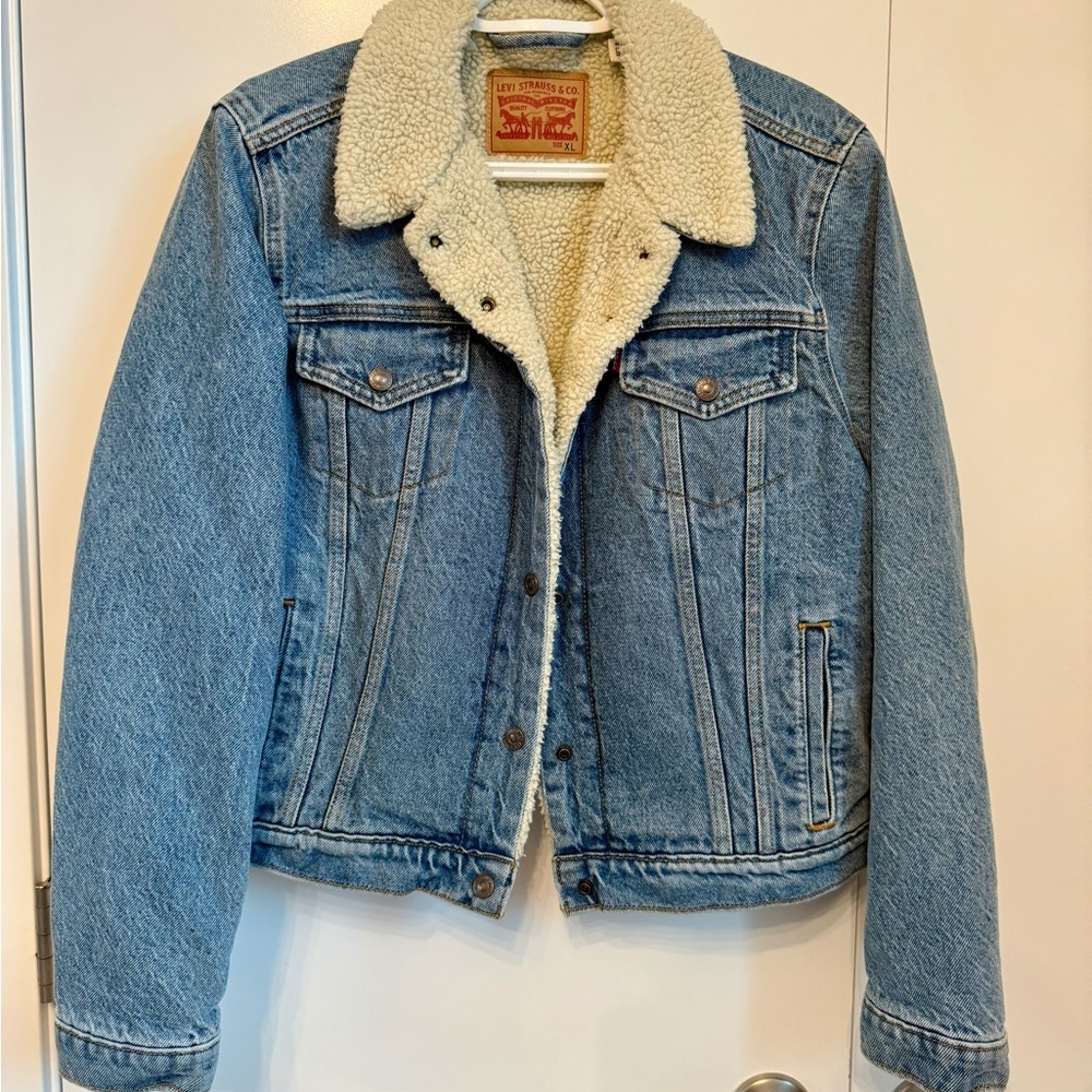Levi's Blue Jean Jacket with Cream Sherpa Lining